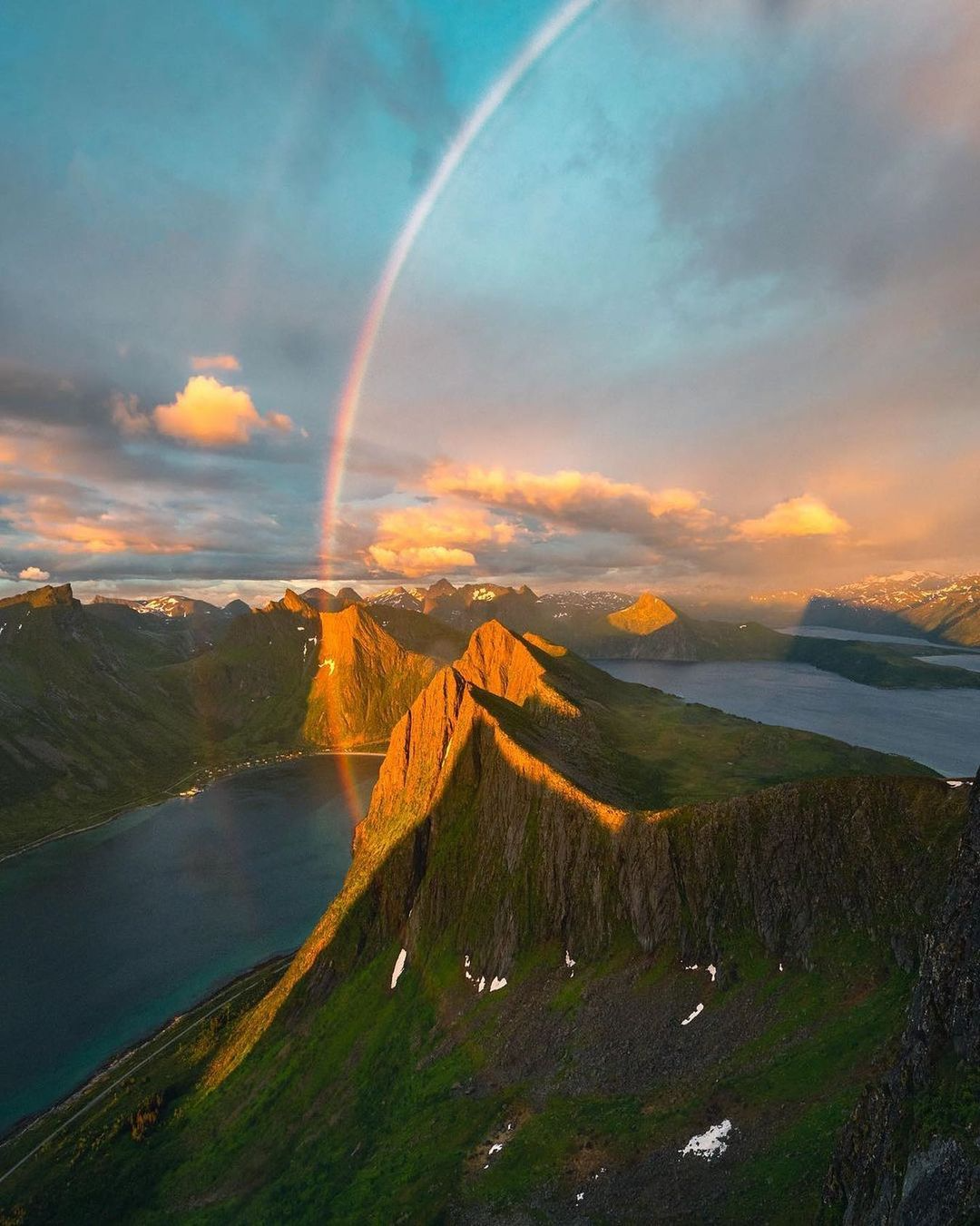 Teardrop Style and Choice: Cremation Jewelry